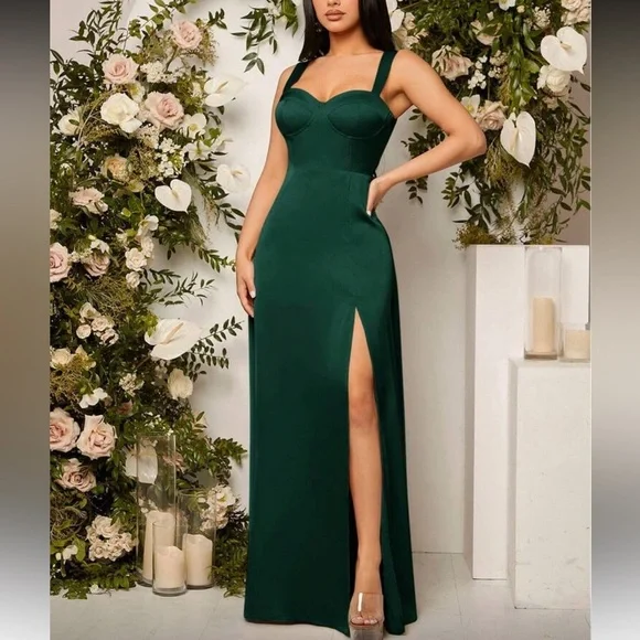 Elegant Green Slit Thigh Party Evening Gown